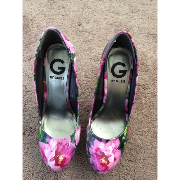 Guess Heels - Picture 2 of 3